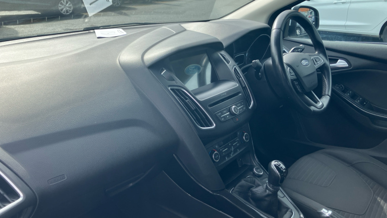 Ford Focus 1.0 EcoBoost Titanium 5dr Petrol Hatchback